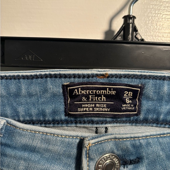ABERCROMBIE & FITCH - High Rise Skinny Jeans - Size 6 (28) Regular - Picture 3 of 3